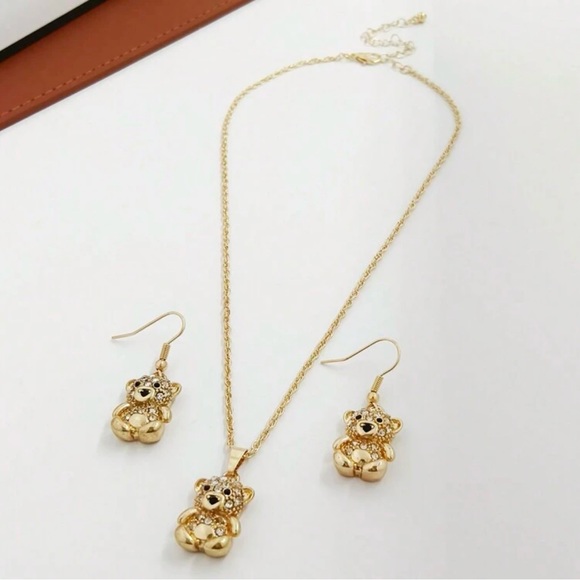 Womens Set Of Teddy Bear Gold Toned Necklace And Earrings New - Picture 1 of 5
